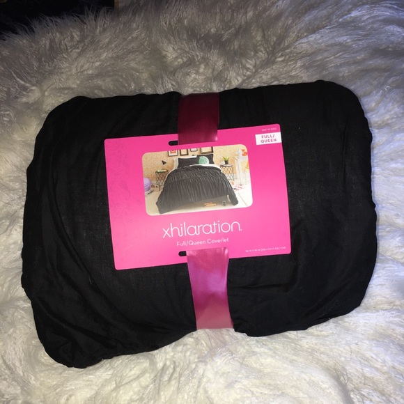 Xhilaration Other - Only 1 left NEW Full/Queen coverlet